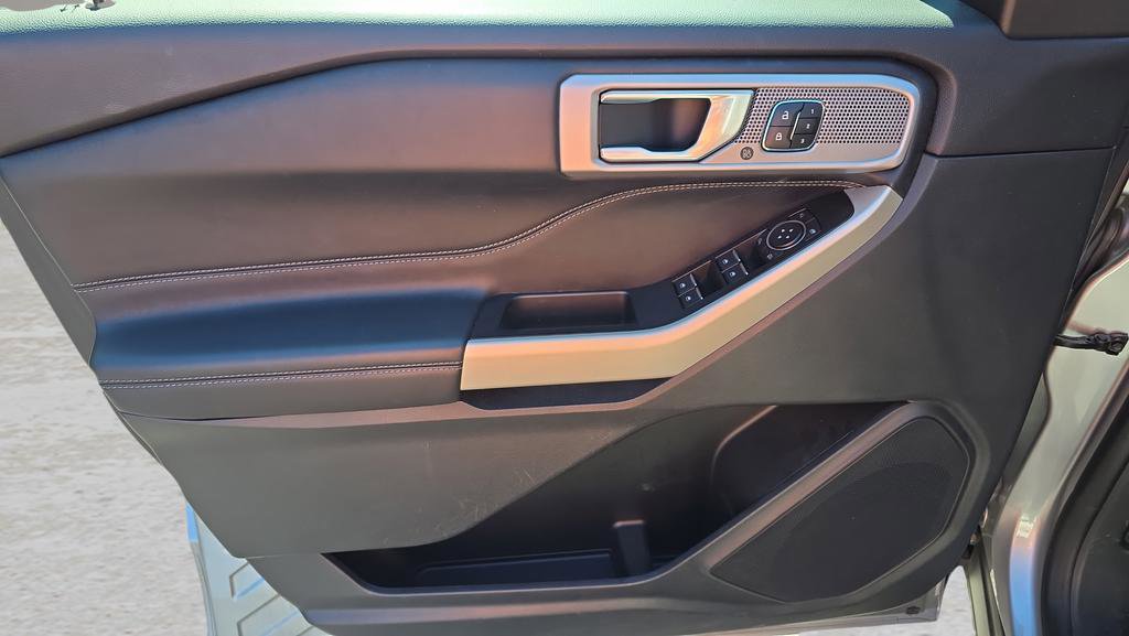 Used 2021 Ford Explorer Limited w/ Hybrid Equipment Group 310A image 9