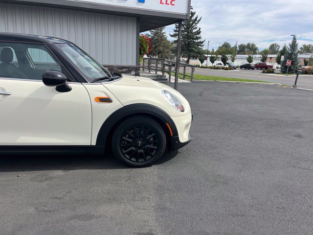 Used 2018 MINI Cooper 4-Door Hardtop FWD image 13