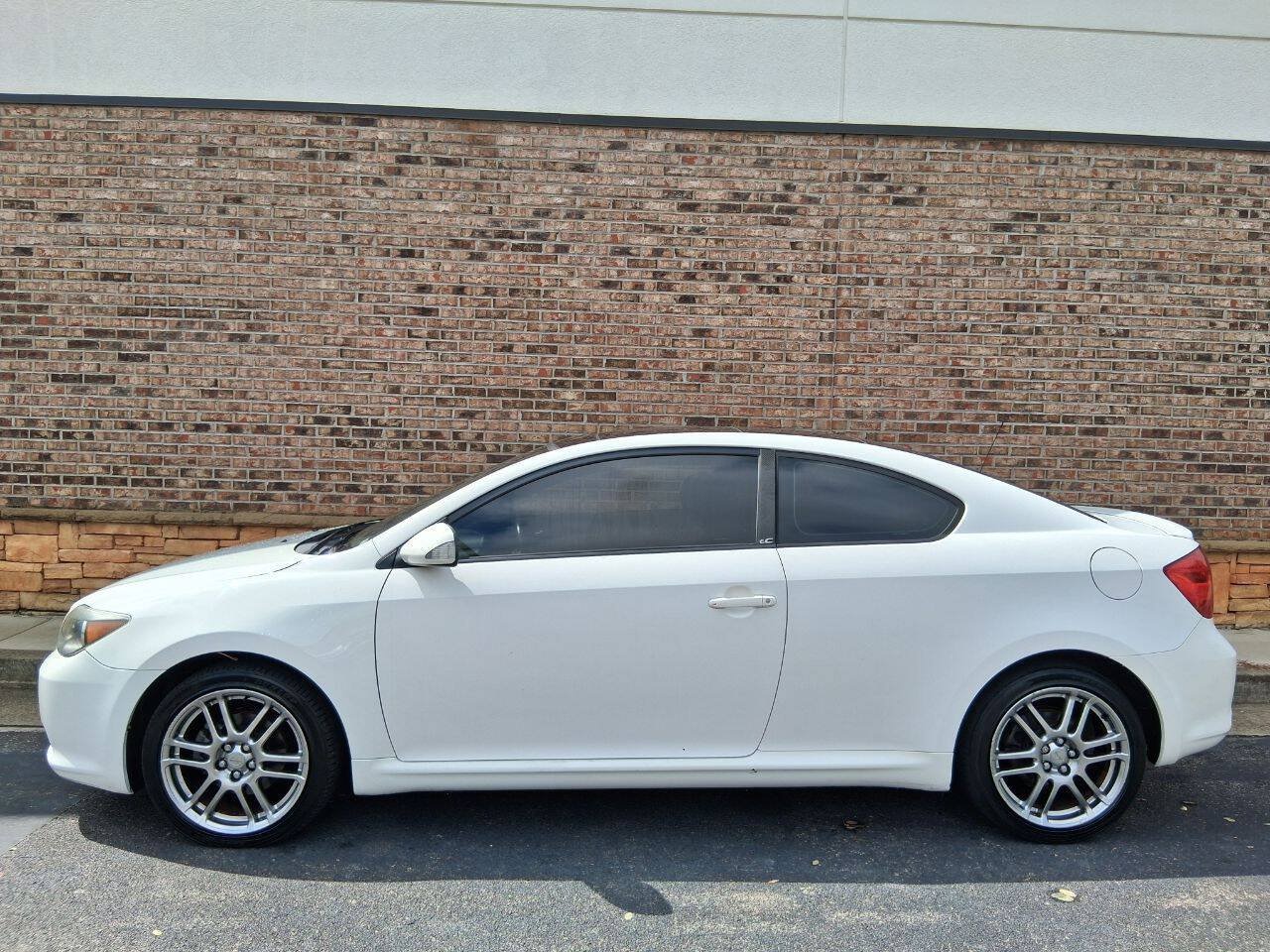 Used 2005 Scion tC FWD image 2
