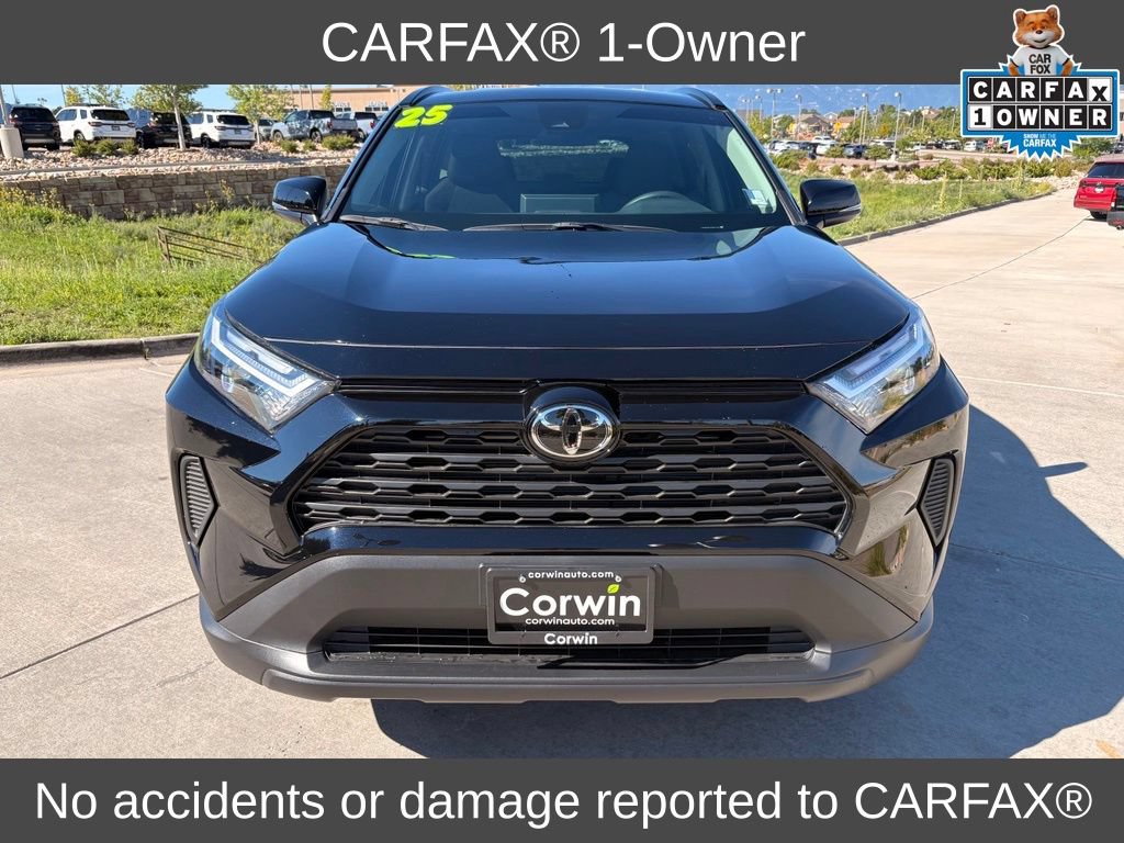 Used 2025 Toyota RAV4 XLE AWD/4WD image 2