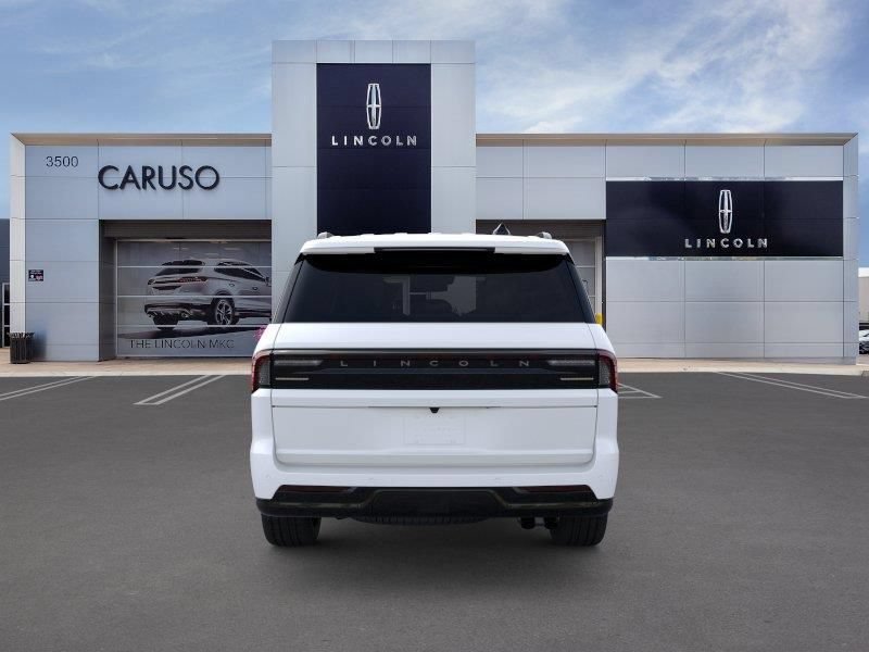 New 2026 Lincoln Navigator Reserve w/ Jet Appearance Package AWD/4WD image 5