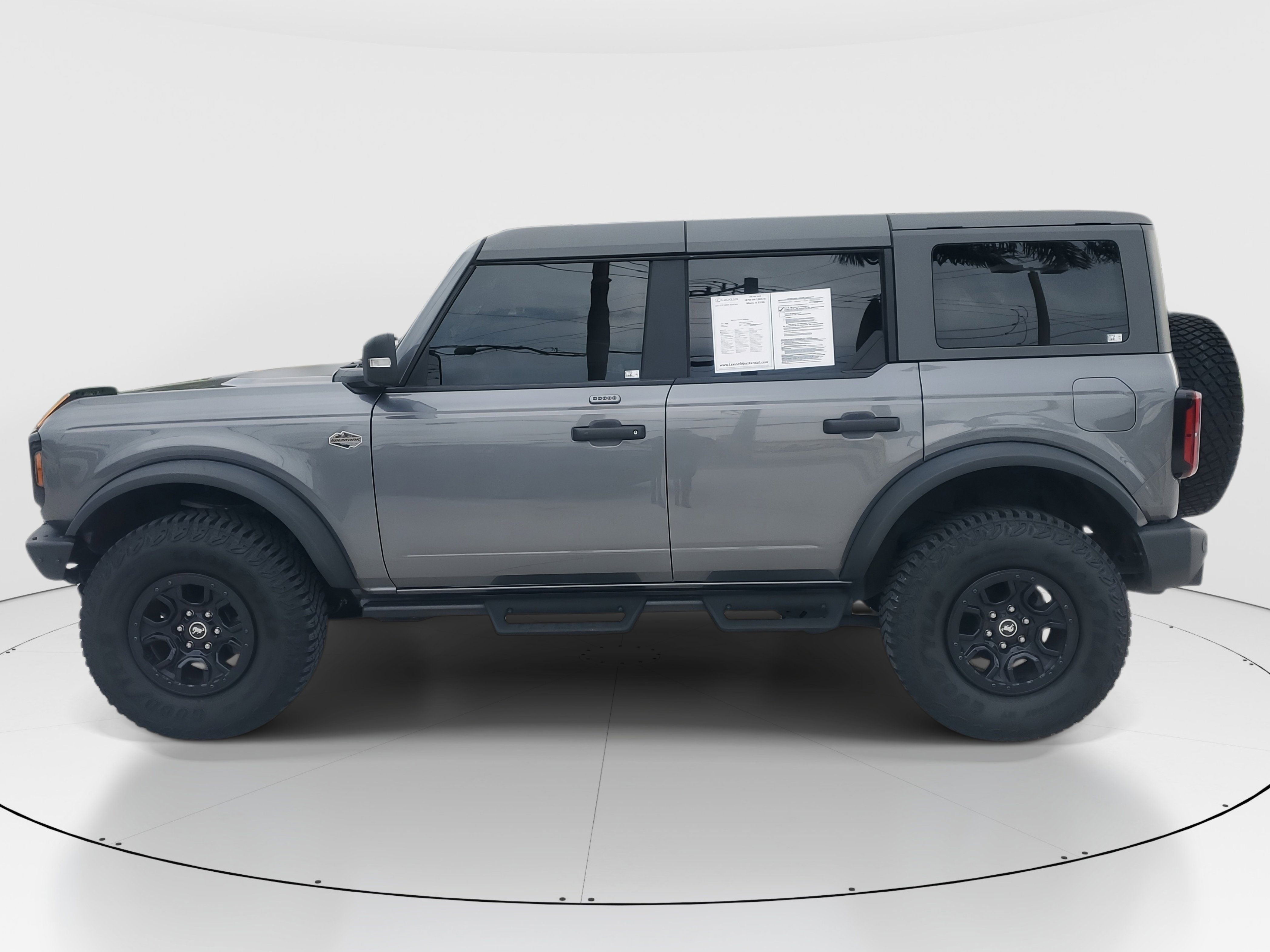 Used 2023 Ford Bronco Wildtrak image 7