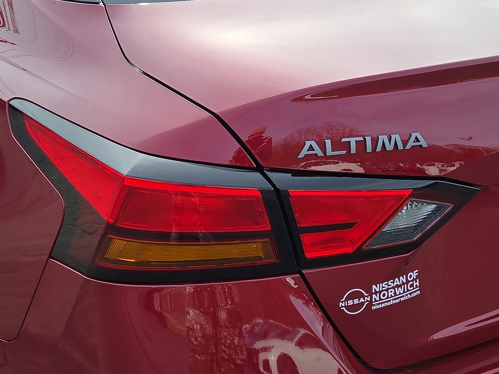 Used 2024 Nissan Altima 2.5 SV w/ SV Premium Package image 10