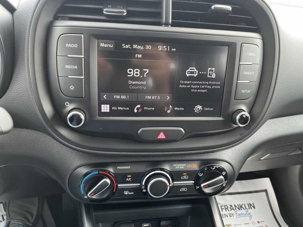 Certified 2025 Kia Soul LX w/ LX Technology Package FWD image 22