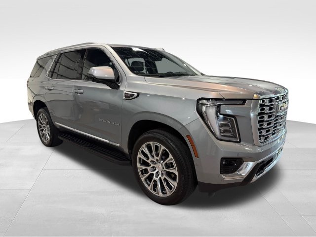 Used 2025 GMC Yukon Denali AWD/4WD image 3