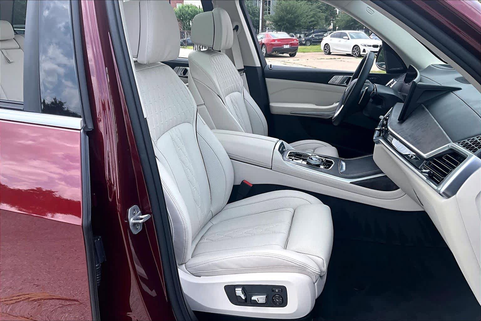 Used 2026 BMW X7 xDrive40i AWD/4WD image 8