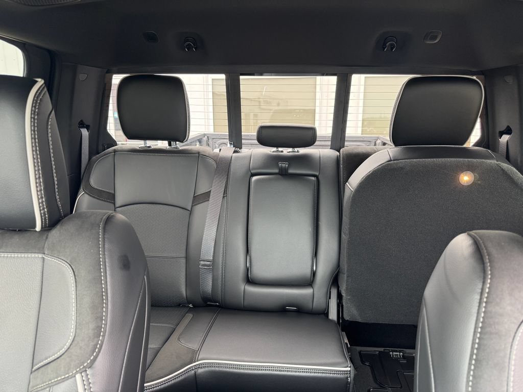New 2026 RAM 2500 Laramie AWD/4WD image 24