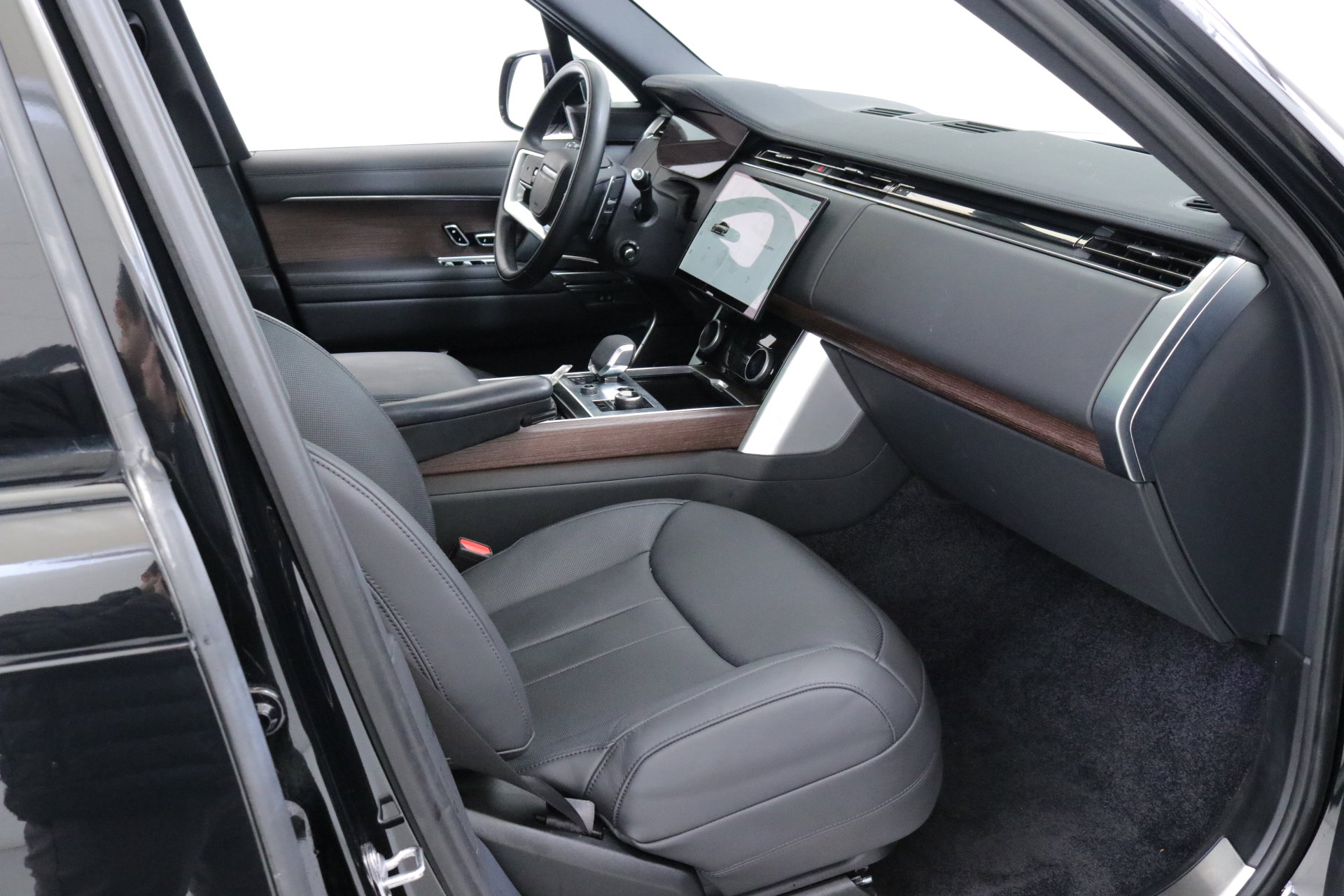 Used 2023 Land Rover Range Rover SE image 28