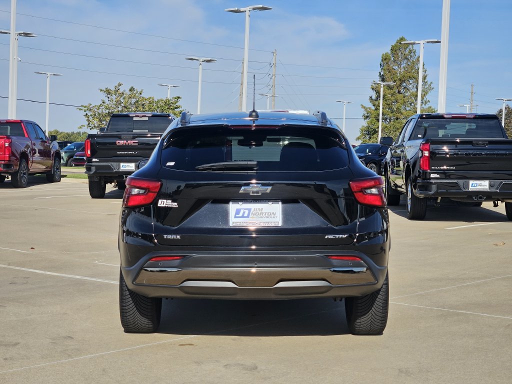 Used 2025 Chevrolet Trax ACTIV w/ Sunroof Package FWD image 6