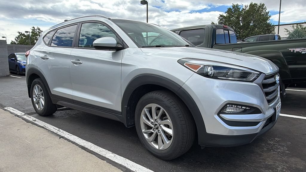 Used 2016 Hyundai Tucson SE w/ Option Group 02 AWD/4WD image 1