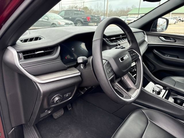 Used 2024 Jeep Grand Cherokee Limited w/ Trailer Tow Package image 9