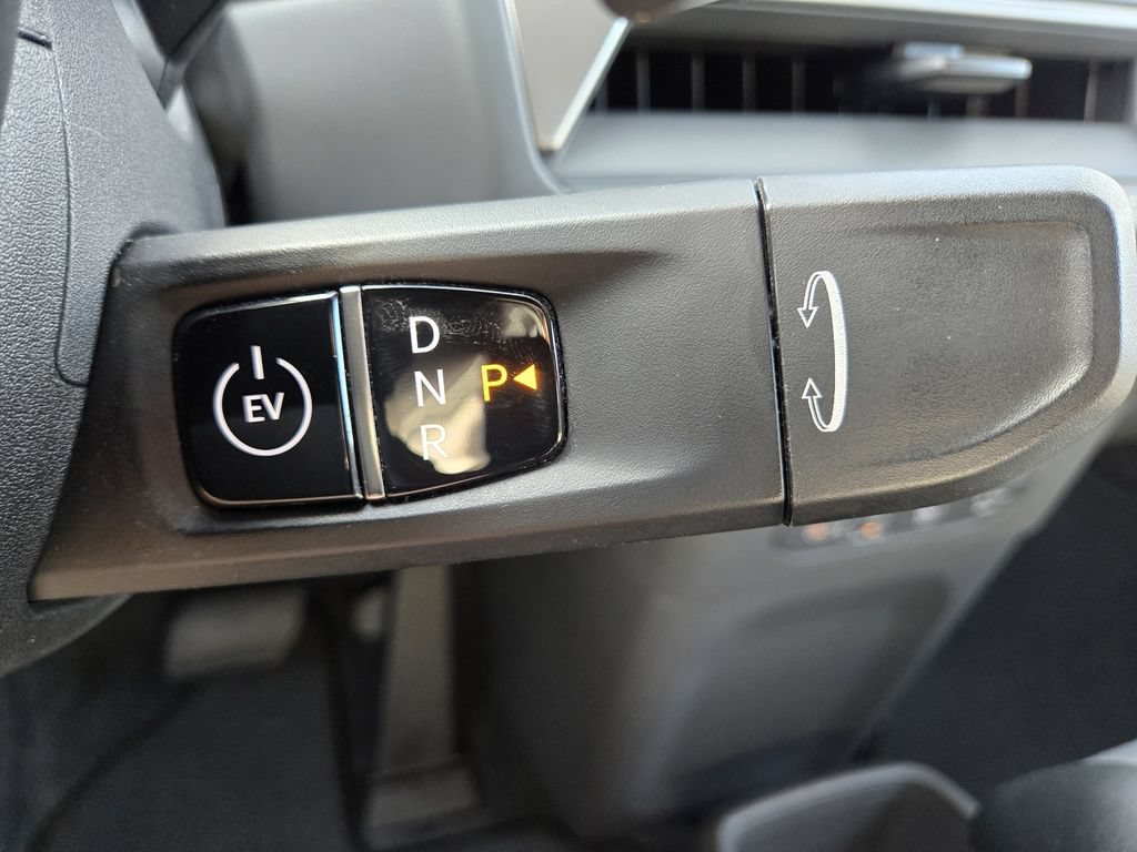 Used 2024 Kia EV9 Light Long Range RWD image 17