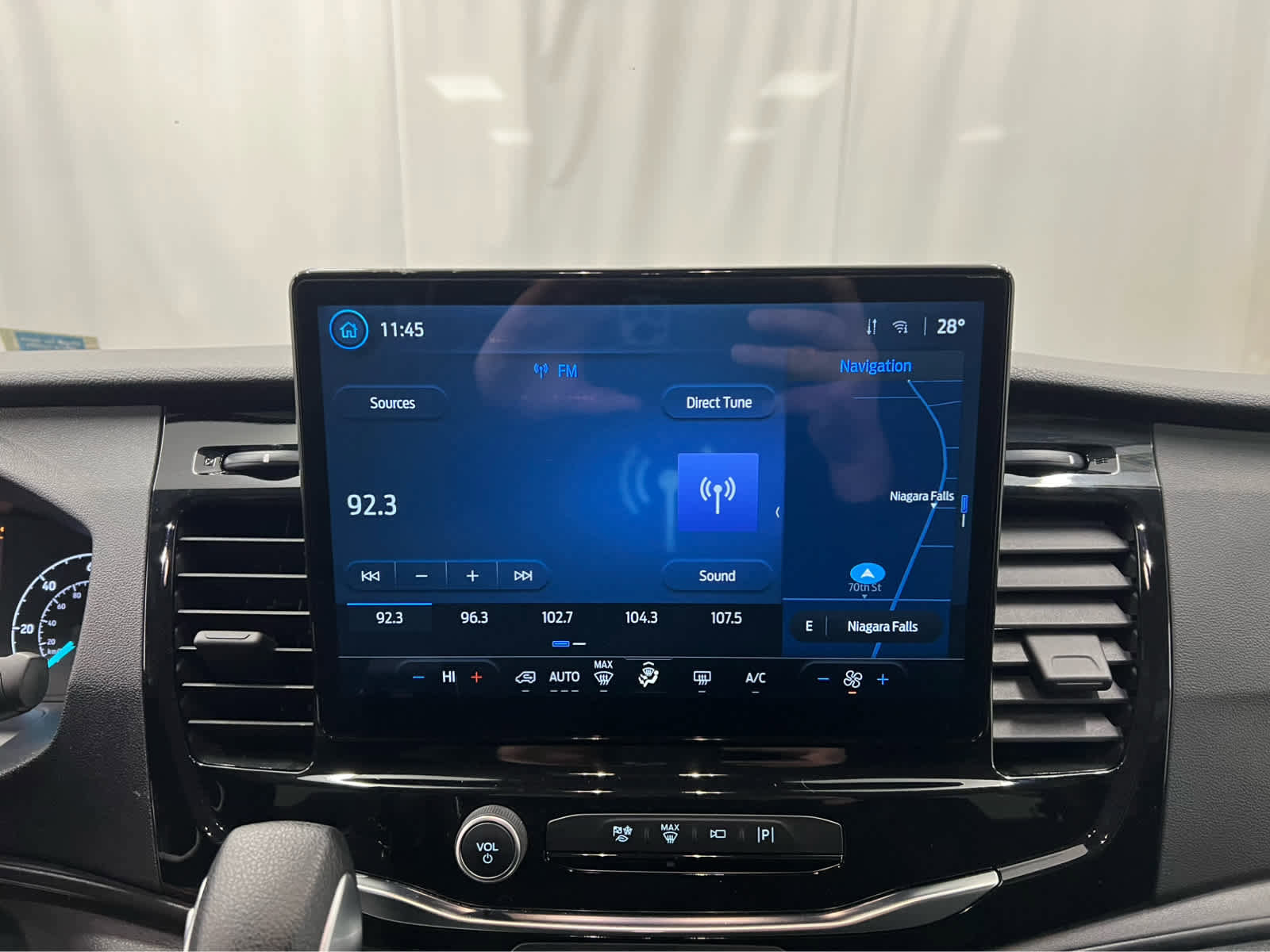 Used 2023 Ford Transit 350 XLT image 23