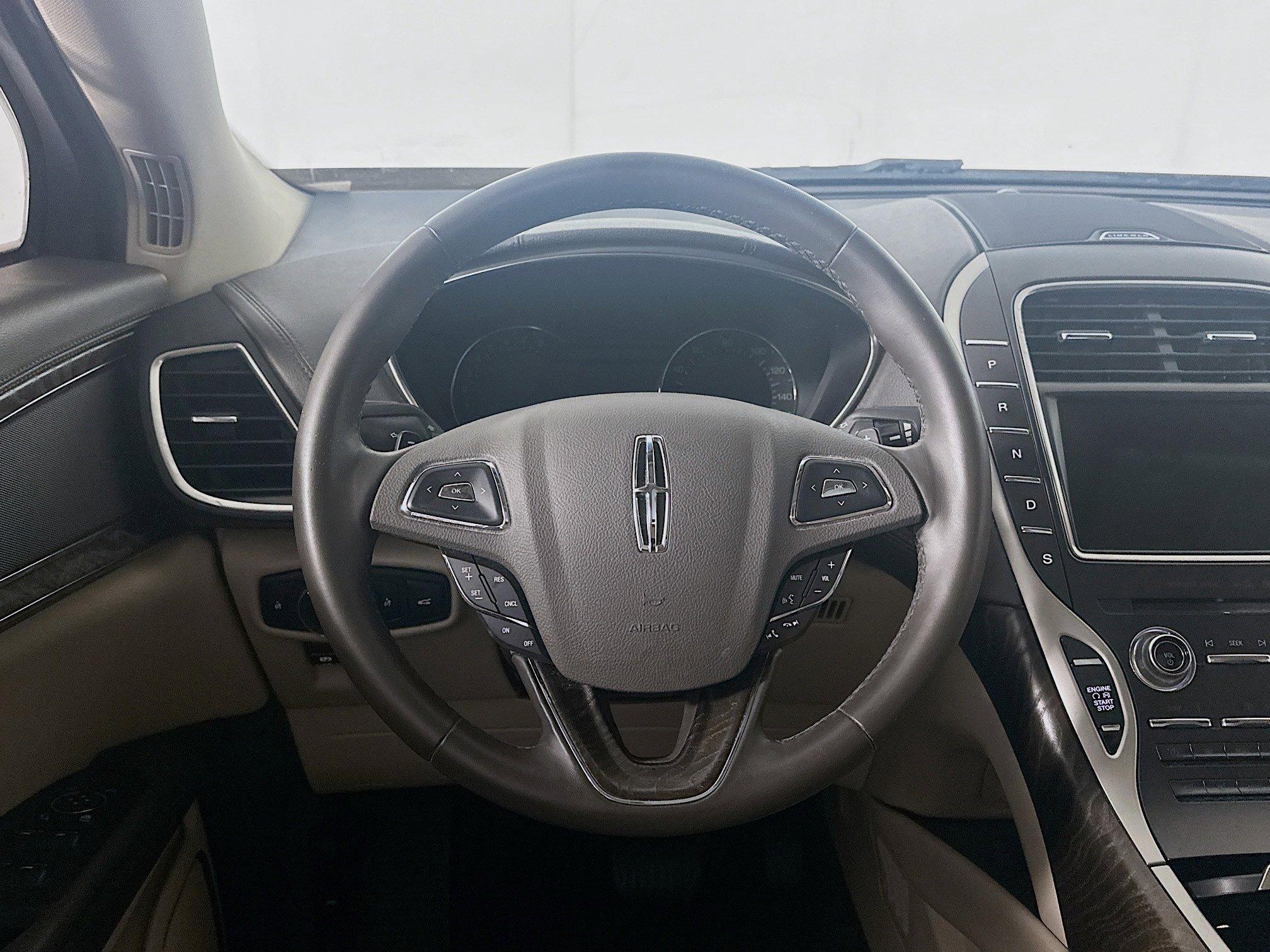 Used 2018 Lincoln MKX Reserve FWD image 18