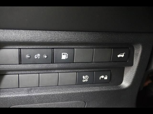 Used 2025 Mitsubishi Outlander SE AWD/4WD image 23