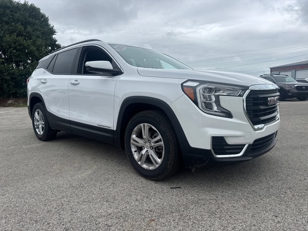Used 2023 GMC Terrain SLE w/ Driver Convenience Package AWD/4WD image 9