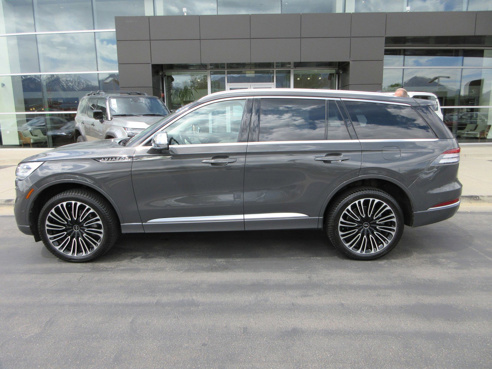Used 2021 Lincoln Aviator Black Label w/ Dynamic Handling Package AWD/4WD image 4