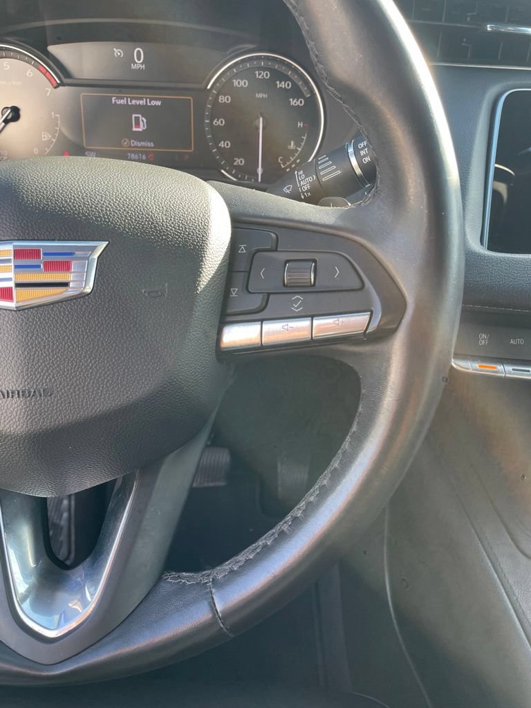 Used 2023 Cadillac XT4 Premium Luxury FWD image 13