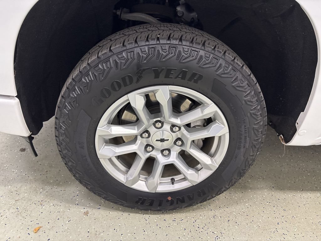 Used 2023 Chevrolet Silverado 1500 RST AWD/4WD image 10