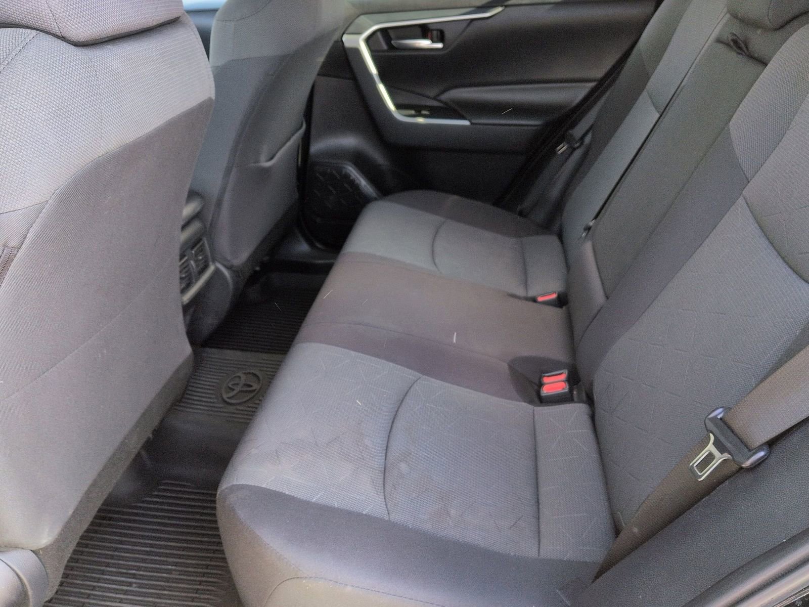 Used 2019 Toyota RAV4 XLE image 22