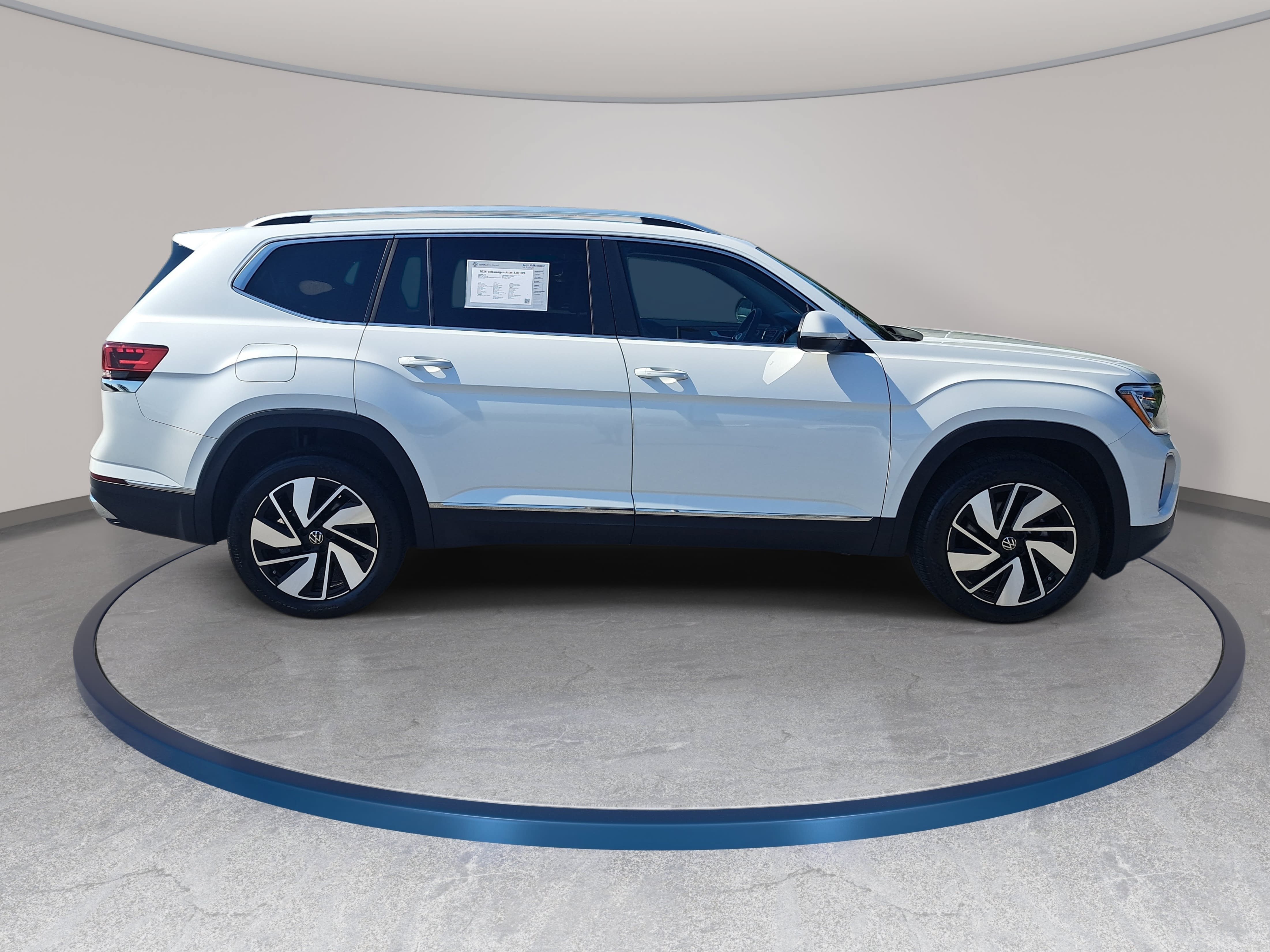 Certified 2026 Volkswagen Atlas SEL AWD/4WD image 4