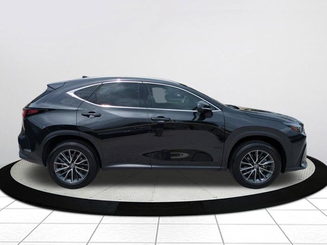 Certified 2025 Lexus NX 250 FWD w/ Accessory Package (Z1) image 3