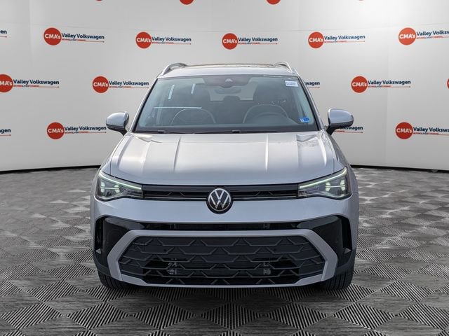 New 2026 Volkswagen Taos SE image 2