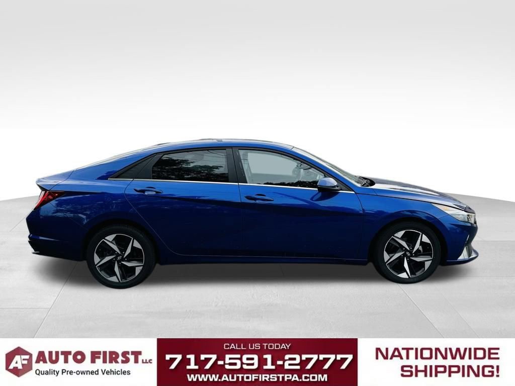 Used 2023 Hyundai Elantra Limited w/ Preferred Accessory Package image 2