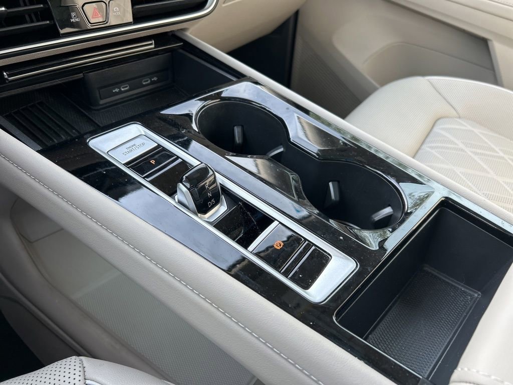 Certified 2025 Volkswagen Atlas SEL Premium R-Line image 39