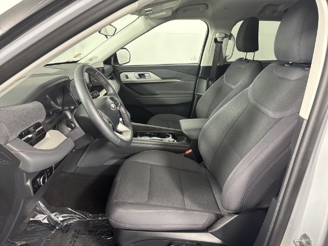 Used 2026 Ford Explorer Active AWD/4WD image 18