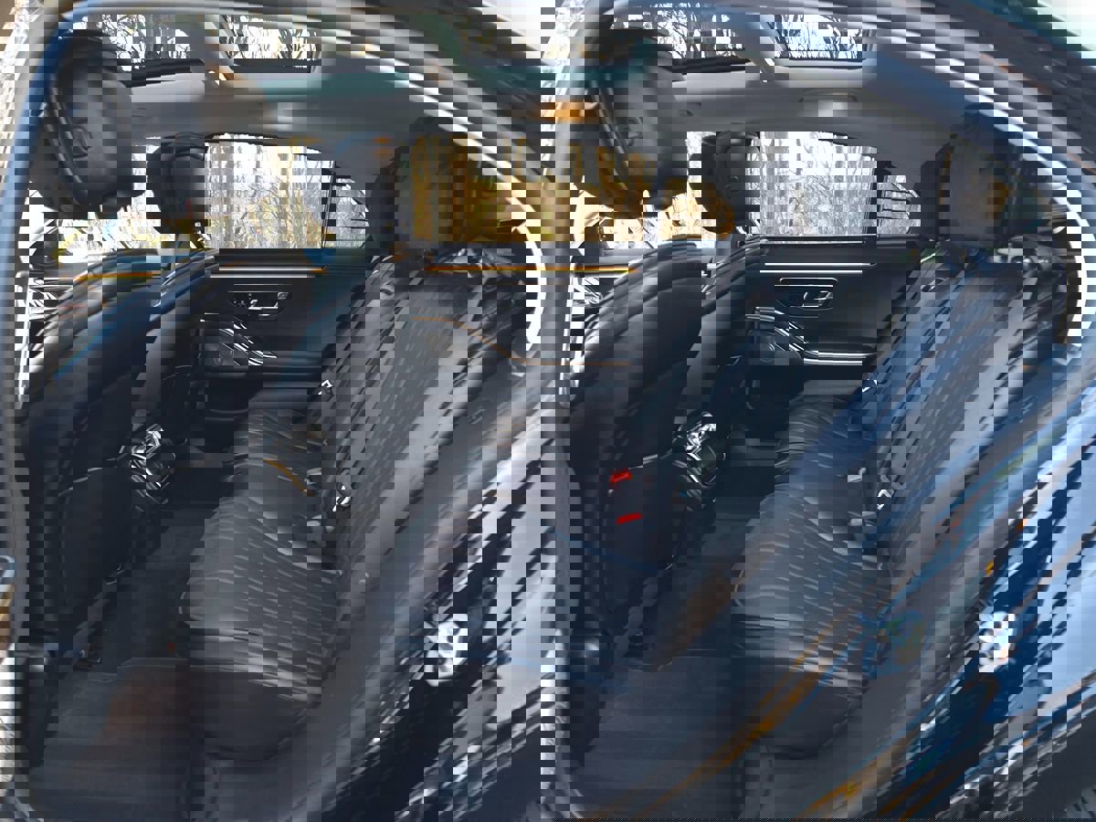 Used 2023 Mercedes-Benz S 580e 4MATIC Sedan w/ Warmth & Comfort Package image 14