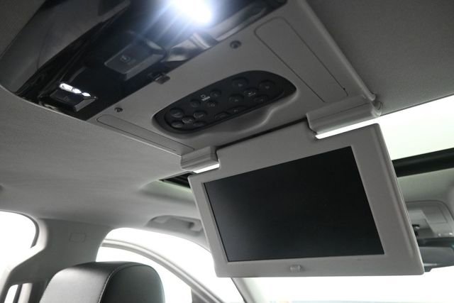 Used 2019 Chevrolet Suburban LT AWD/4WD image 14