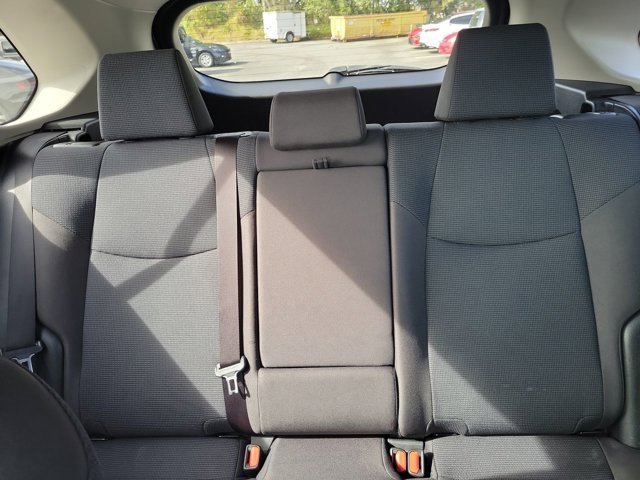 Used 2022 Toyota RAV4 LE image 5