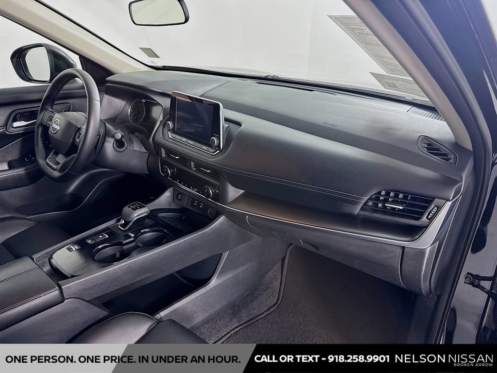 Certified 2025 Nissan Rogue SV w/ SV Premium Package FWD image 28