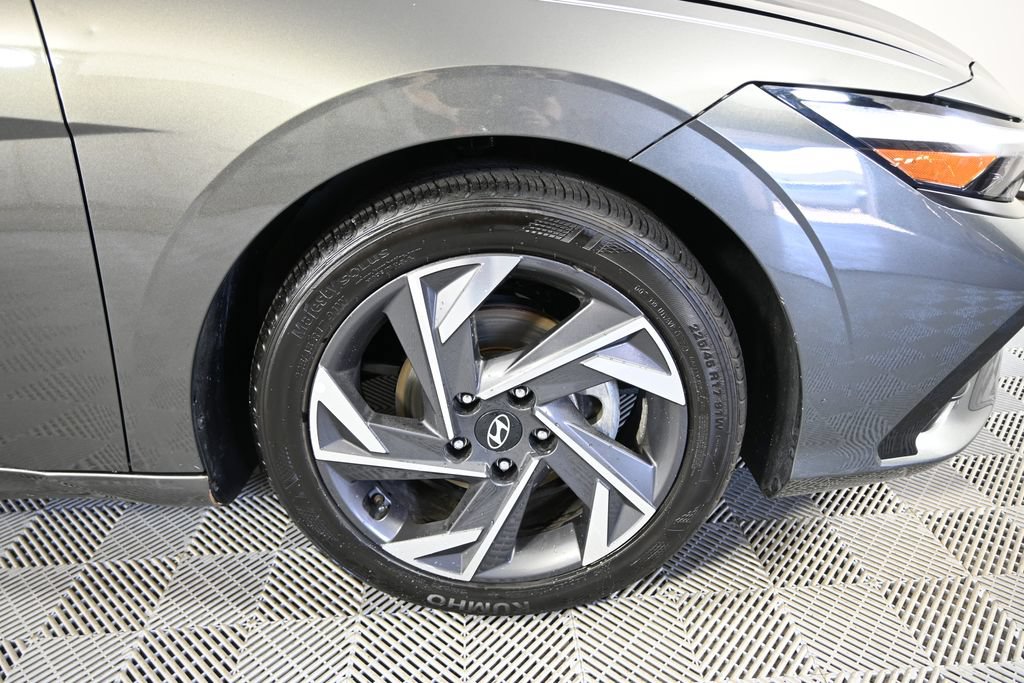 Used 2024 Hyundai Elantra SEL w/ Convenience Package FWD image 11