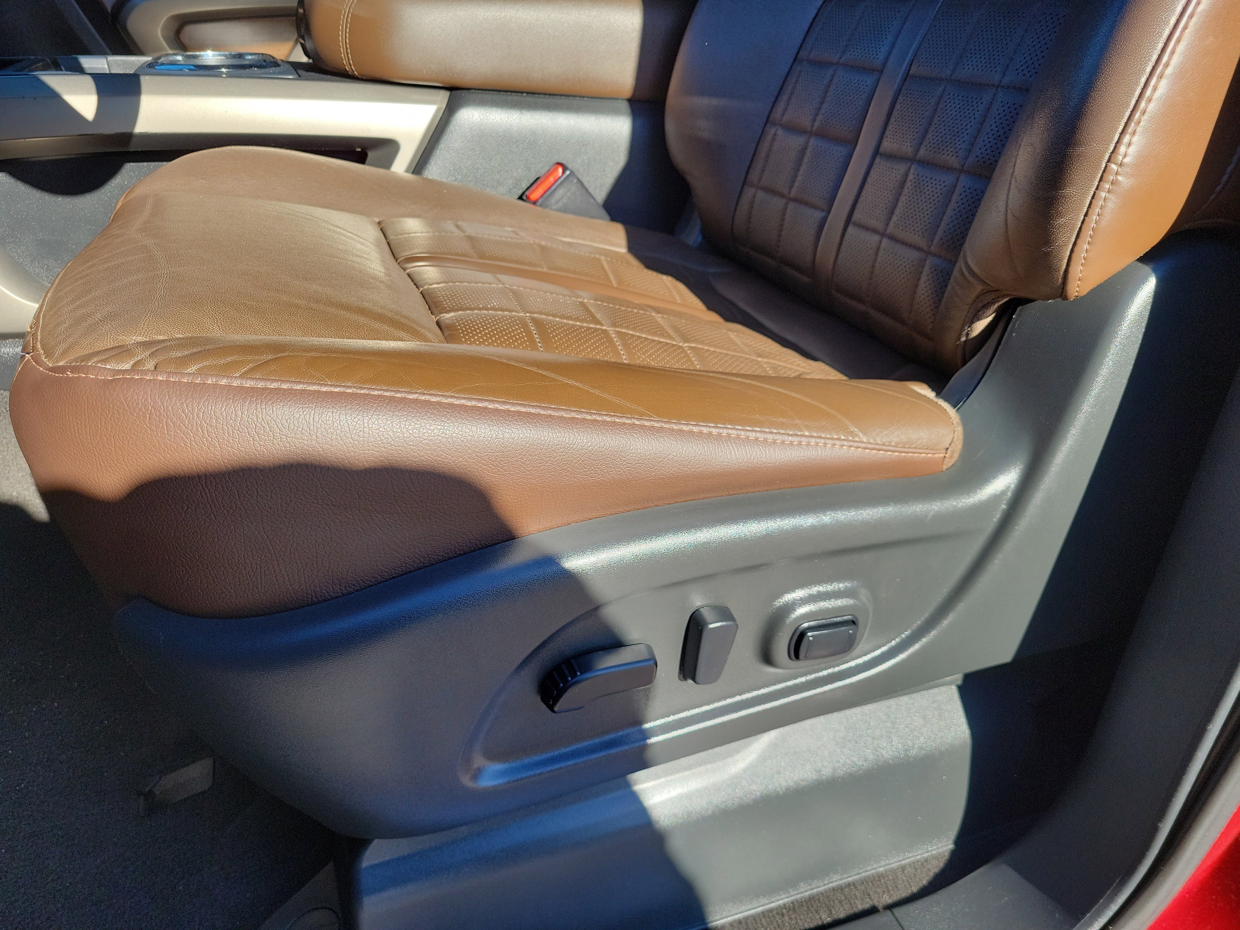 Used 2021 Nissan Titan Platinum Reserve w/ Moonroof Package image 15