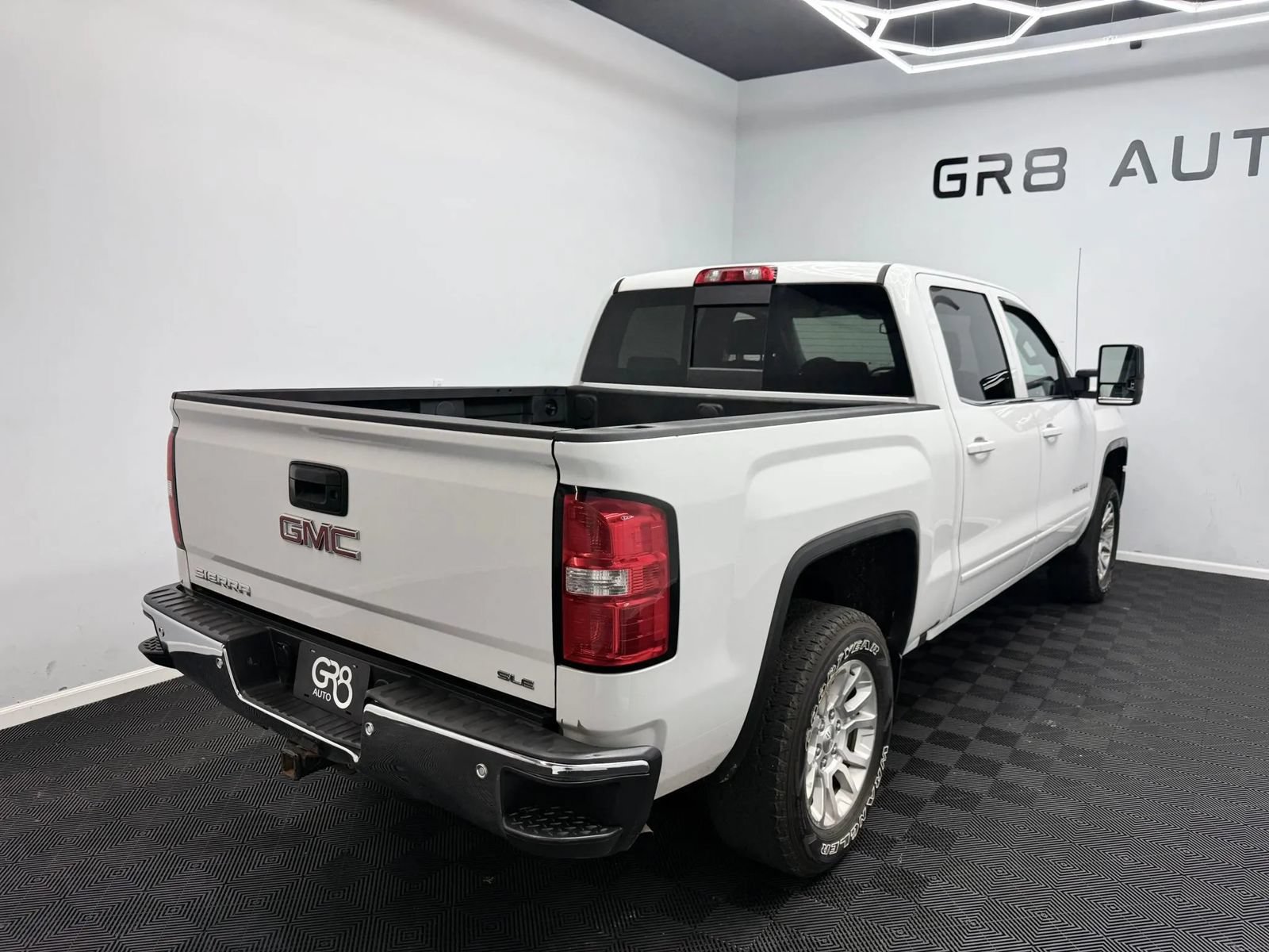 Used 2017 GMC Sierra 1500 SLE w/ SLE Value Package AWD/4WD image 8