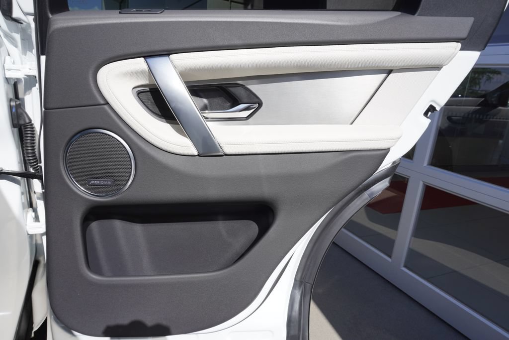 New 2026 Land Rover Discovery Sport Landmark AWD/4WD image 25