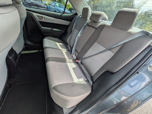 Used 2018 Toyota Corolla LE FWD image 12