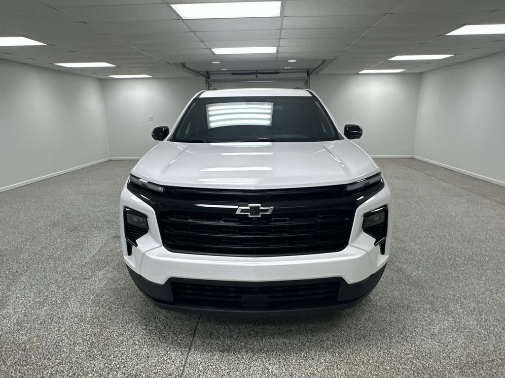 New 2026 Chevrolet Traverse LT w/ Midnight/Sport Edition AWD/4WD image 3
