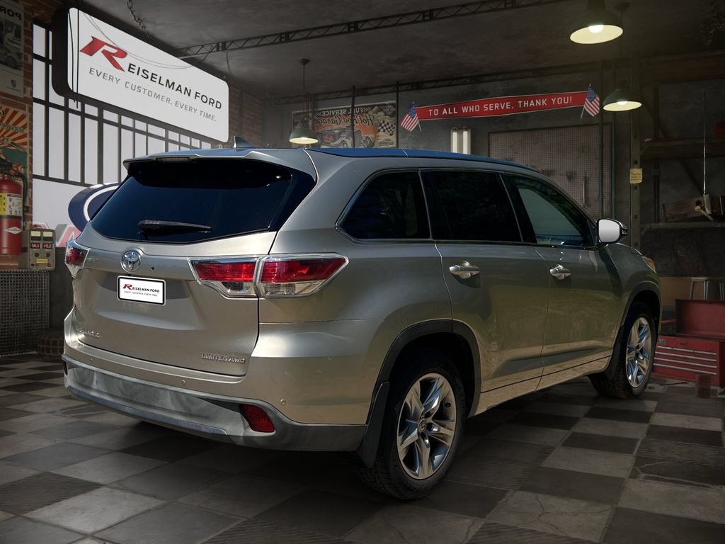 Used 2015 Toyota Highlander Limited Platinum AWD/4WD image 6