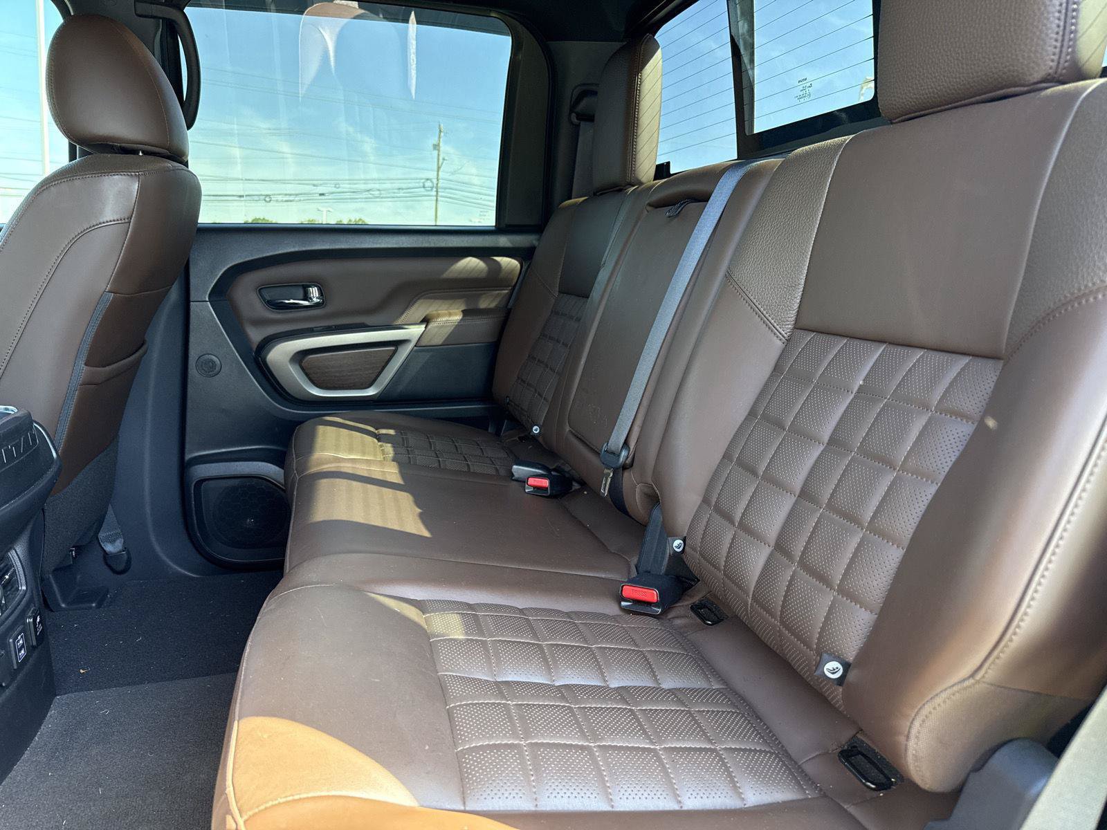 Used 2021 Nissan Titan Platinum Reserve w/ Moonroof Package AWD/4WD image 18