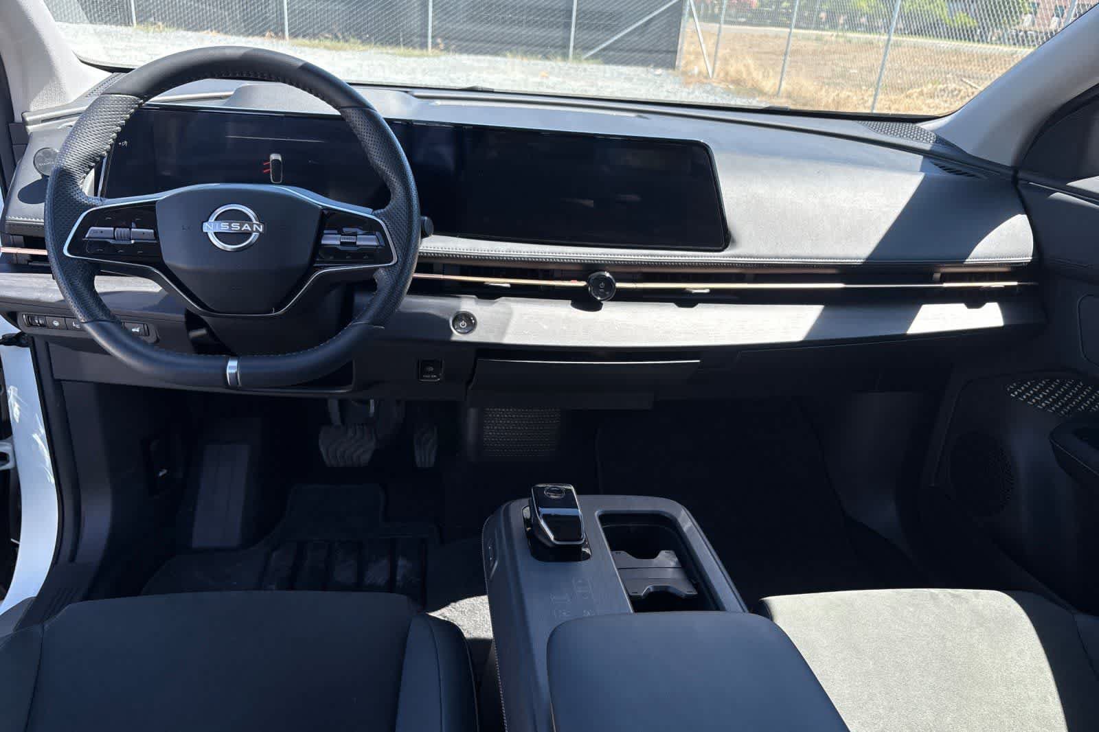 Used 2024 Nissan Ariya FWD image 4