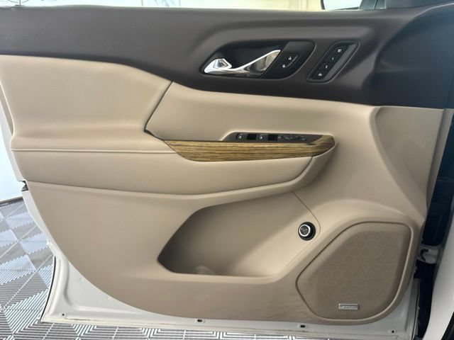 Used 2018 GMC Acadia Denali w/ Technology Package AWD/4WD image 18