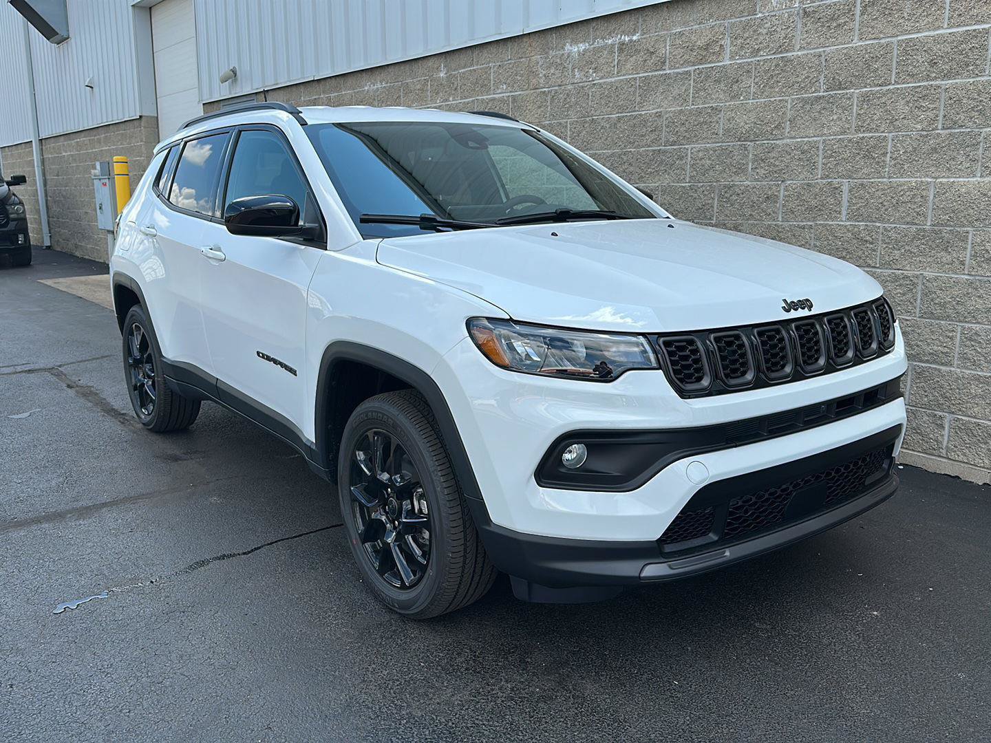New 2026 Jeep Compass Latitude AWD/4WD image 3