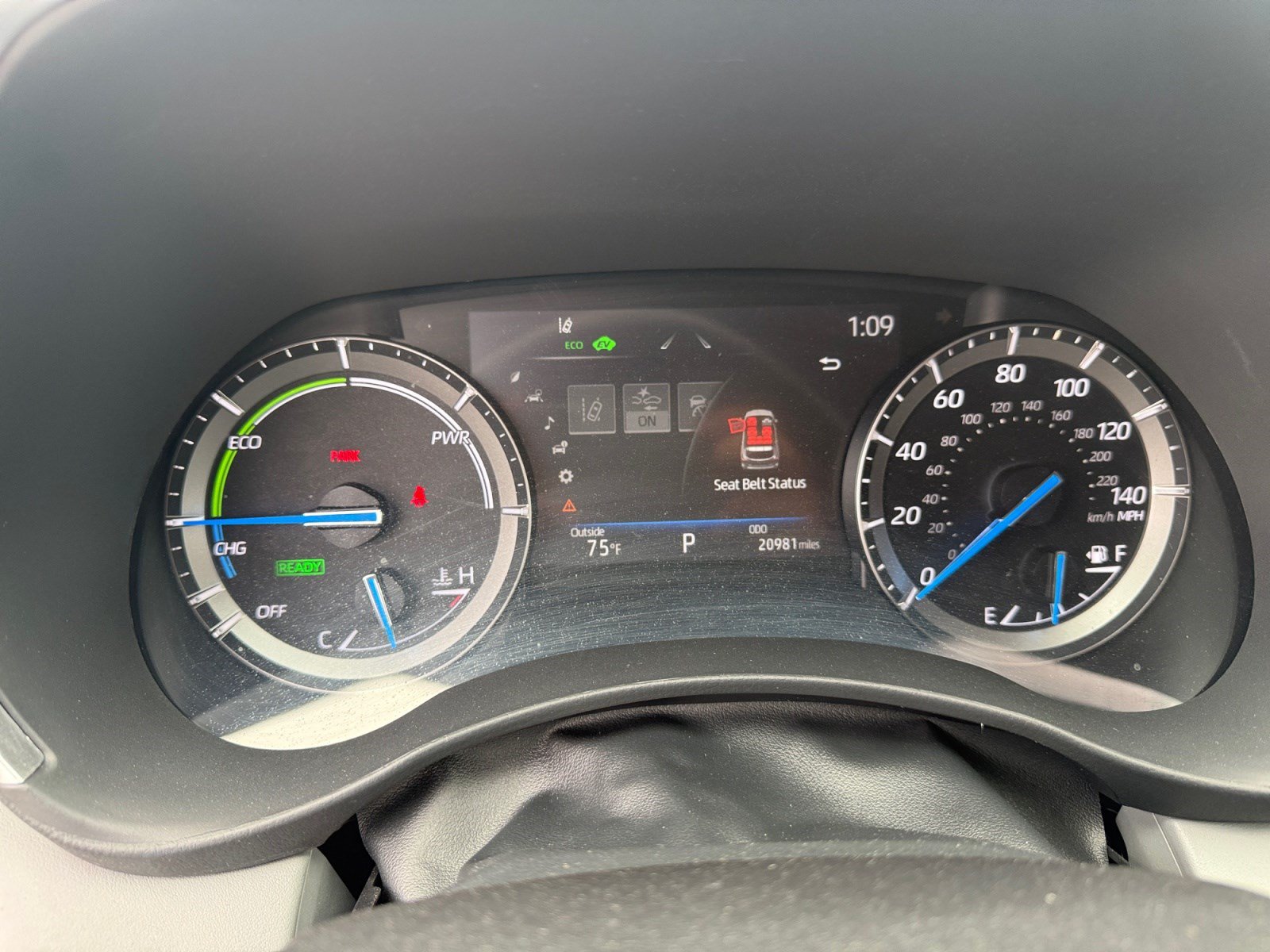 Certified 2021 Toyota Highlander XLE AWD/4WD image 10
