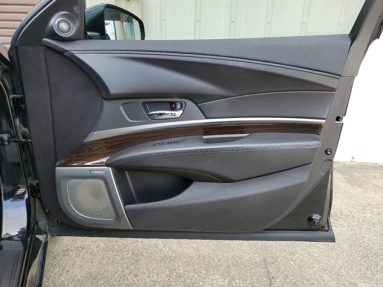 Used 2017 Acura RLX w/ Advance Package image 22