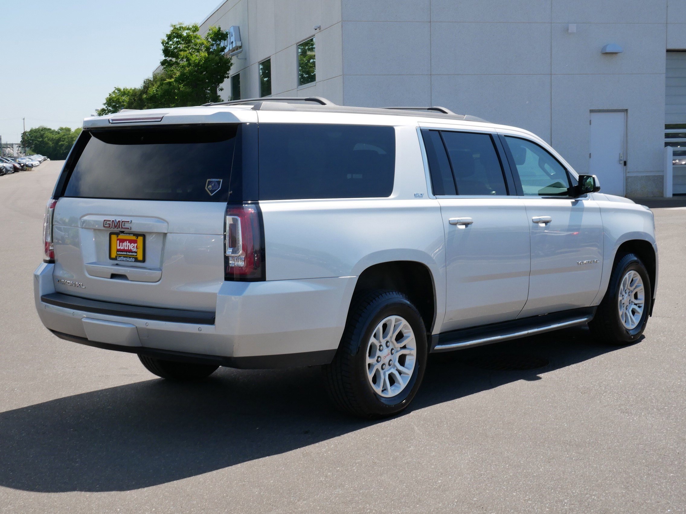 Used 2018 GMC Yukon XL SLT w/ Open Road Package AWD/4WD image 7