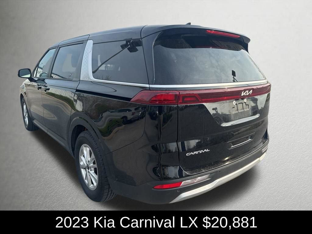 Used 2023 Kia Carnival LX image 5
