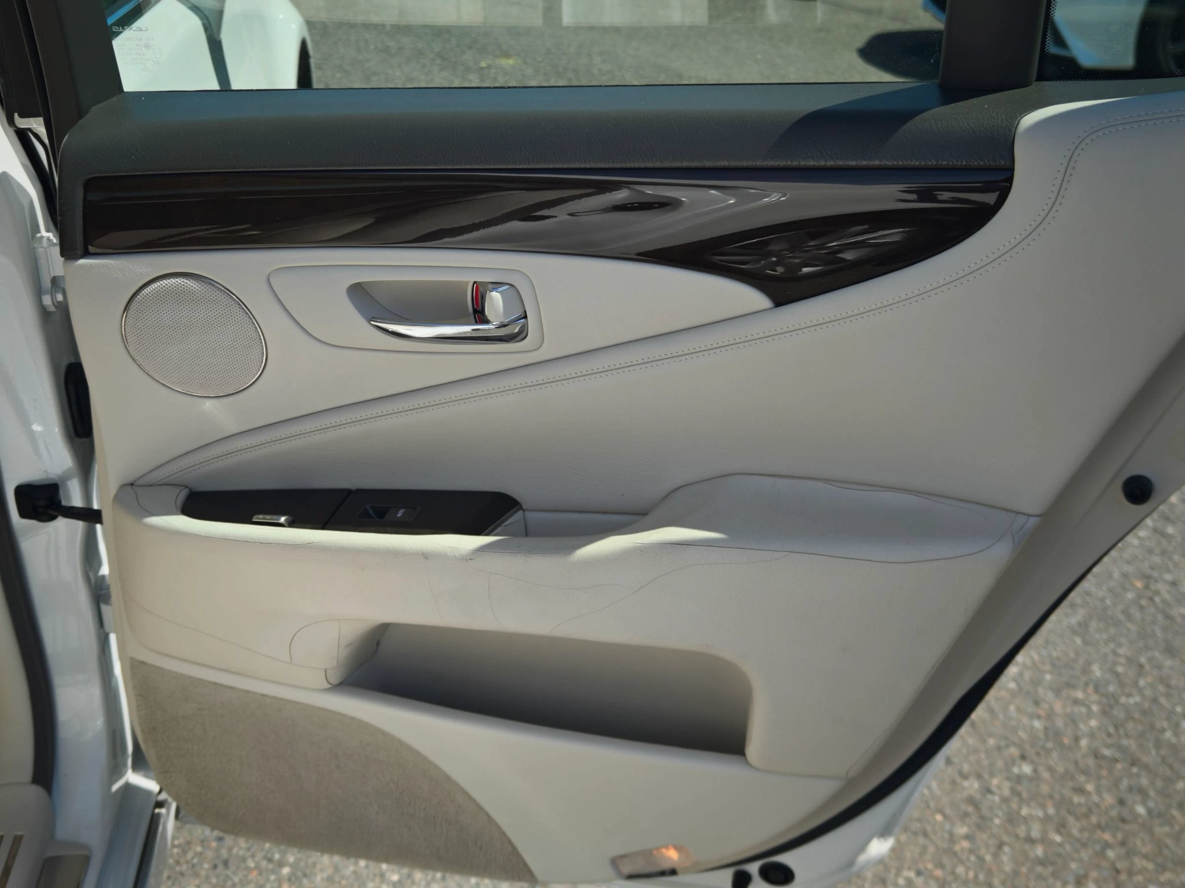 Used 2007 Lexus LS 460 w/ Comfort Pkg RWD image 41